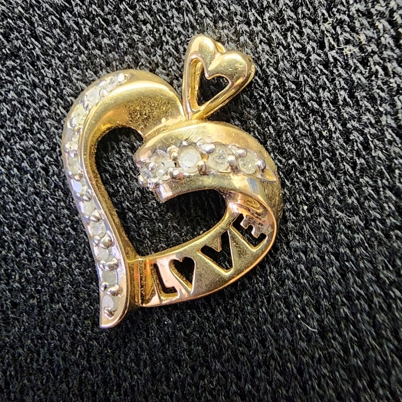 Natural Diamonds 10k yellow gold Love heart pendant - Picture 7 of 12
